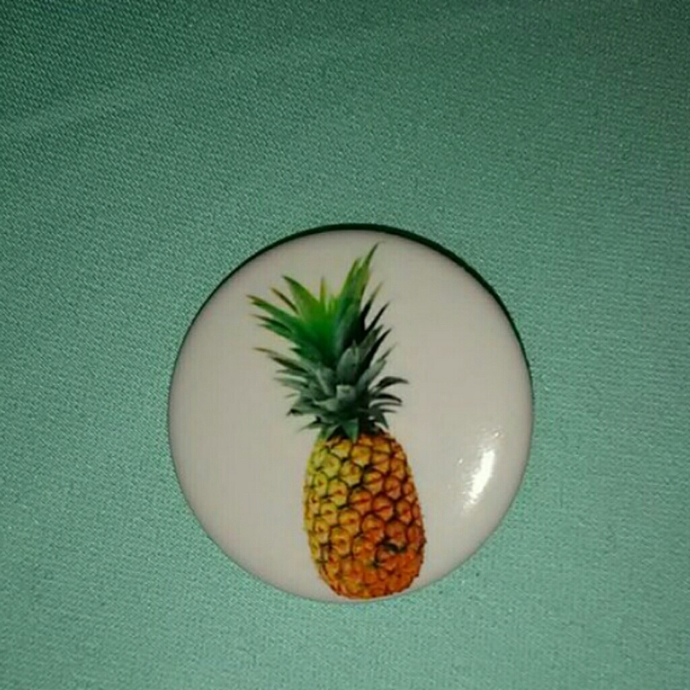 Pineapple Pin (Hot Topic)